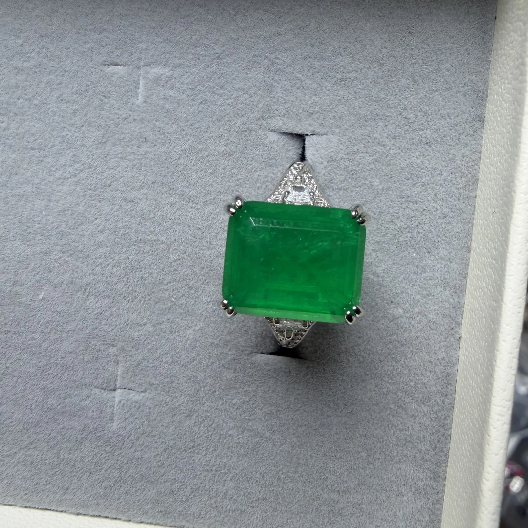 A015绿色经典戒指百搭款