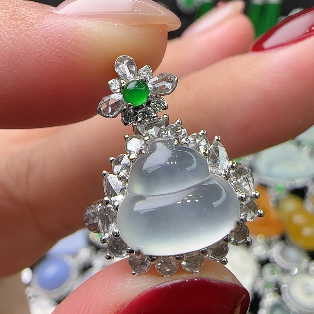 翡翠18K金镶嵌颈饰天然翡翠