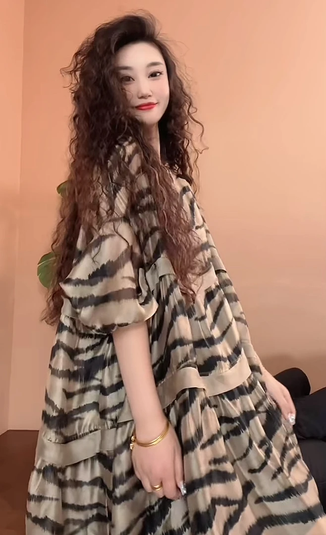 夏季新款复古洋气减龄宽松显瘦时尚斑马纹休闲气质显瘦连衣裙