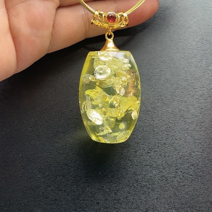 琥珀未镶嵌裸石吊坠