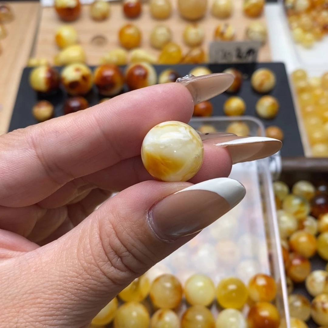 快***多琥珀未镶嵌珠宝奇石蜜蜡