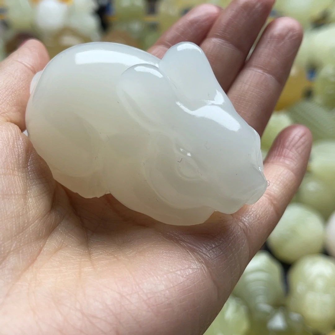 飞***峰天然雕刻桌面小摆件