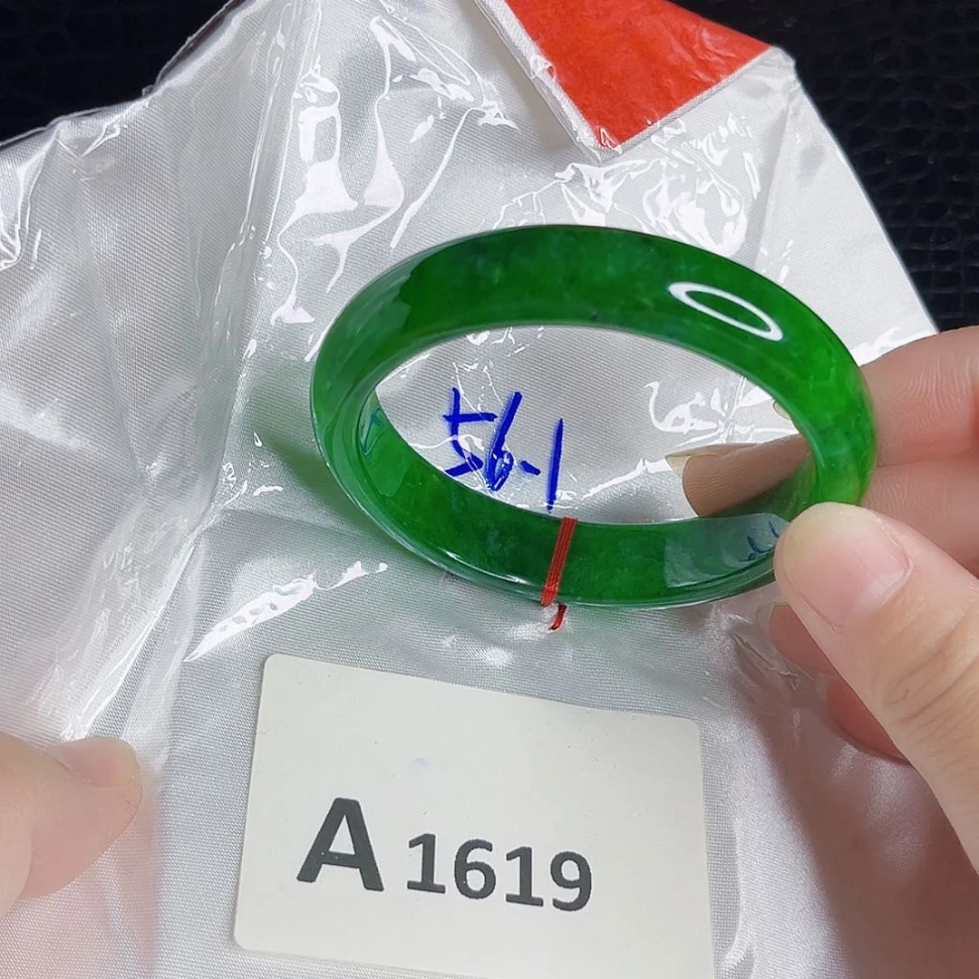 手饰翡翠未镶嵌手镯