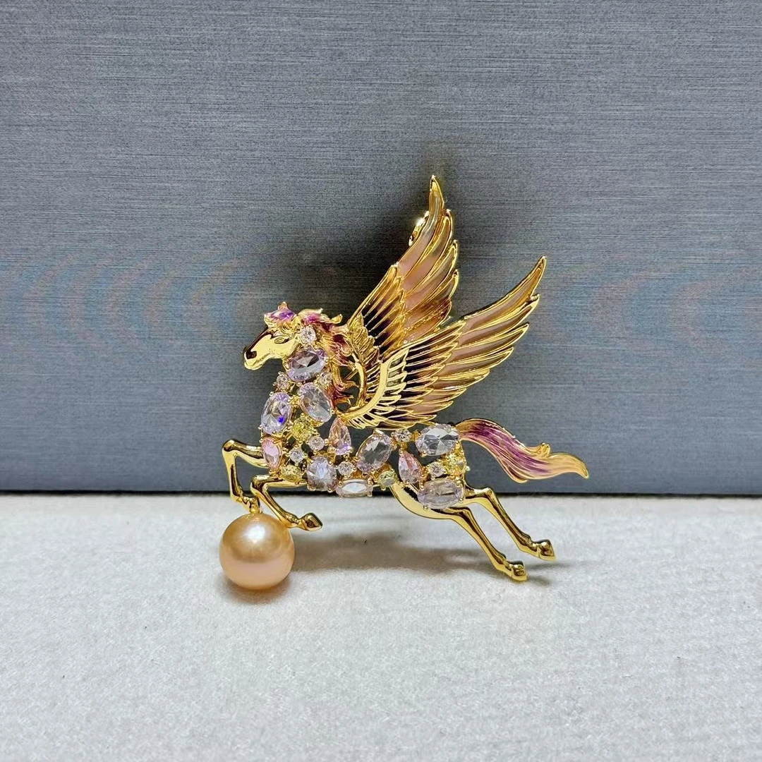 [十上珍珠]淡水设计款天马行空稀有色奶油金珍珠胸针10-11mm 合金