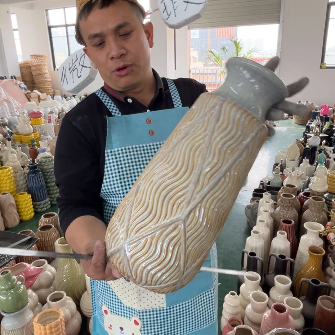 摆件41 号高中低温陶瓷瓶（部分微瑕）