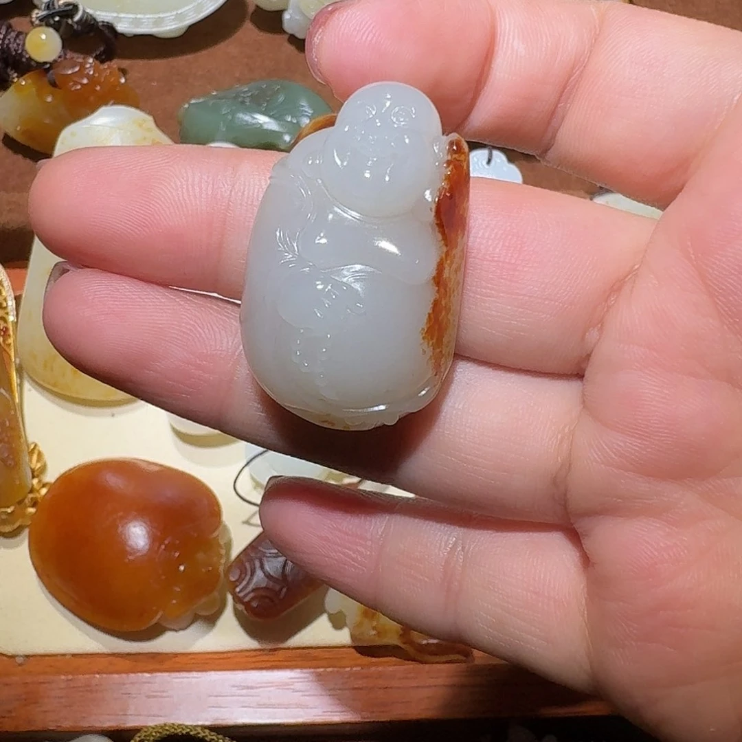 和田玉未镶嵌颈饰商****涛