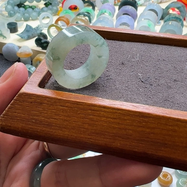 F****定制翡翠未镶嵌翡翠戒指有包容