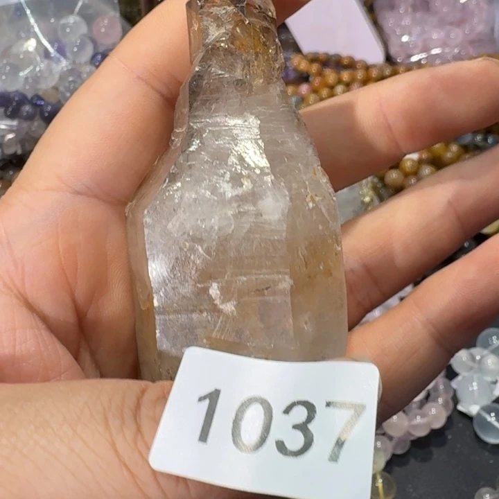 夏***峦水晶手链未镶嵌水晶