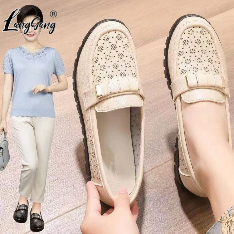 妈妈鞋中年凉鞋夏季软底中老年女皮鞋舒适透气单鞋软皮包头洞洞鞋
