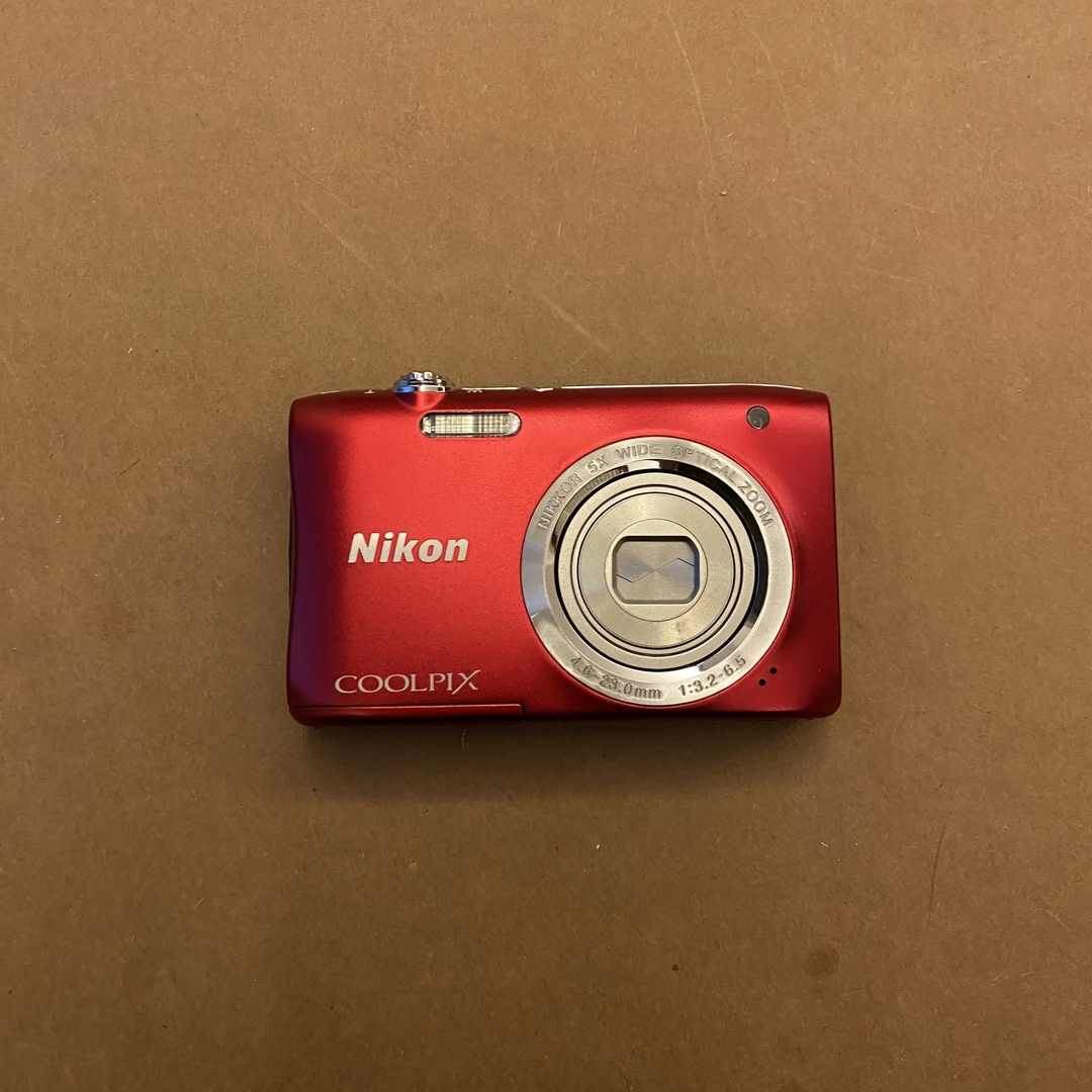 95新 Nikon/尼康 S2900 屏幕泛黄2000万像素5倍光学变焦,