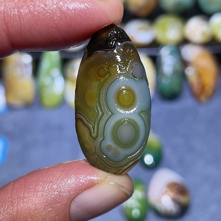 玛瑙/玉髓未镶嵌珠宝奇石