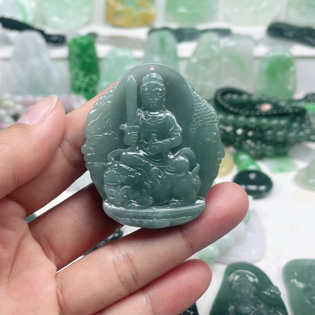 翡翠颈饰未镶嵌翡翠文殊