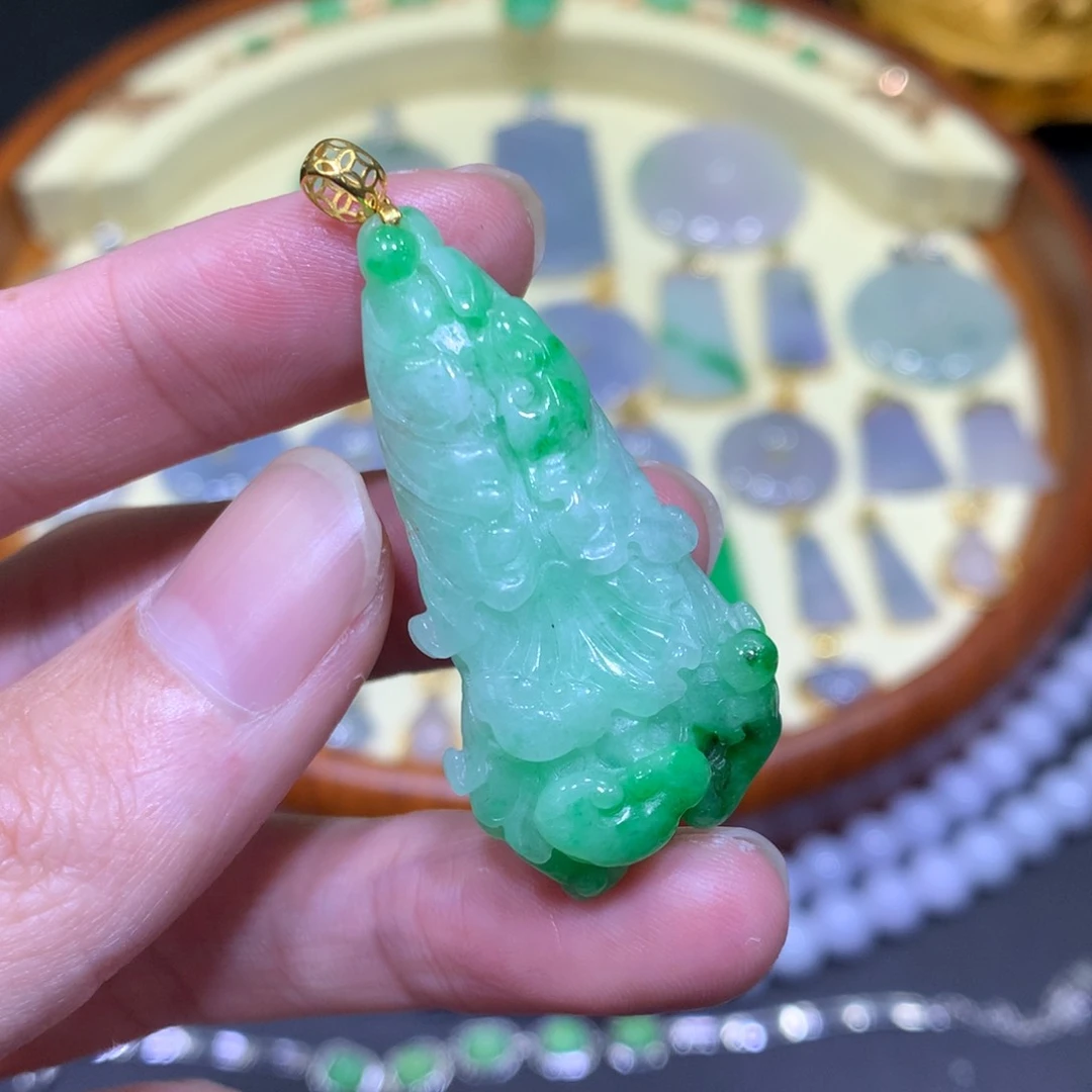 翡翠吊坠(不含链)18K金镶嵌