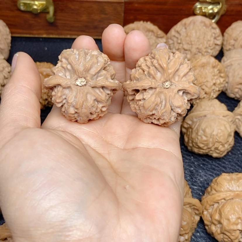 【闪购商品】文玩核桃吊坠小***剧苹果园39