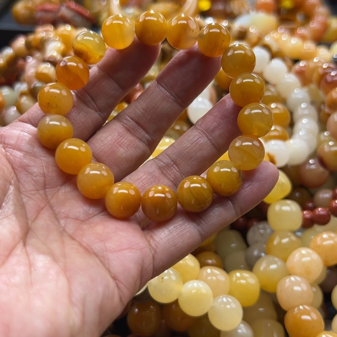 石英质玉未镶嵌颈饰