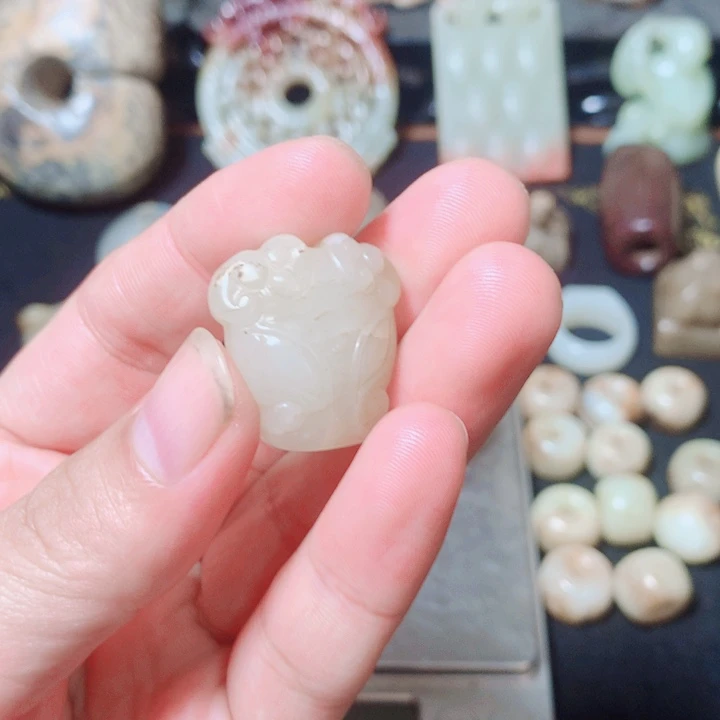 和田玉未镶嵌挂件