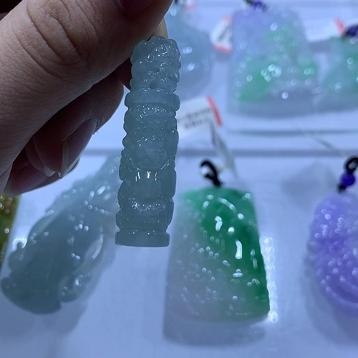 翡翠未镶嵌颈饰天然翡翠A货吊坠