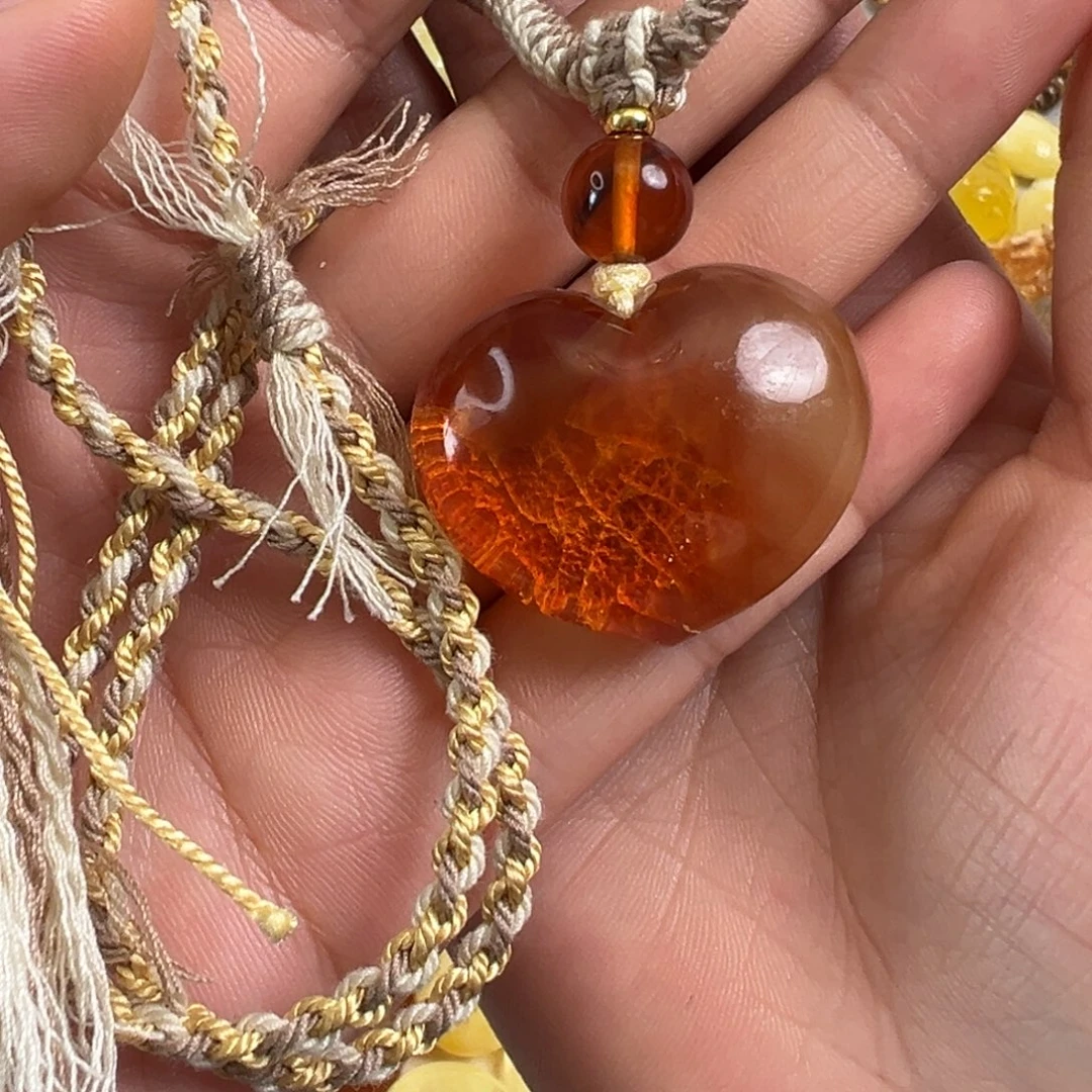 琥珀未镶嵌裸石琥珀