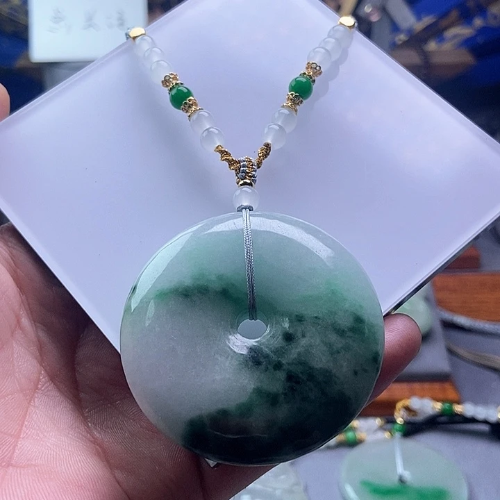 吊坠(赠链)未镶嵌翡翠