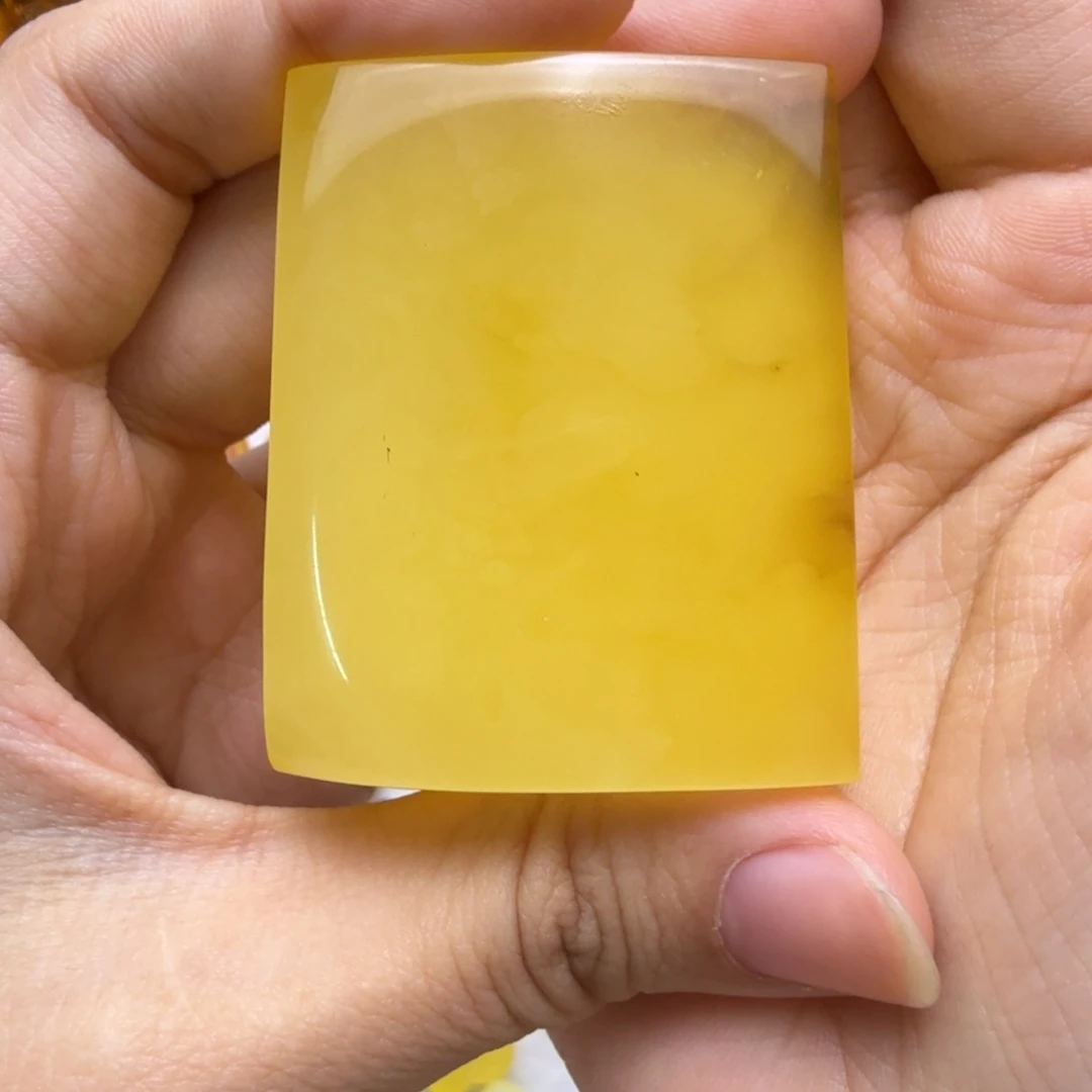 蜜蜡未镶嵌珠宝奇石