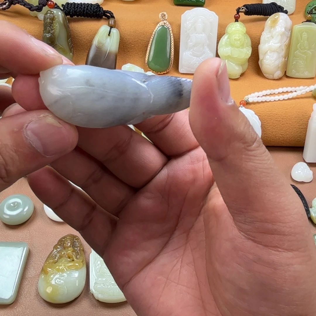 和田玉未镶嵌颈饰