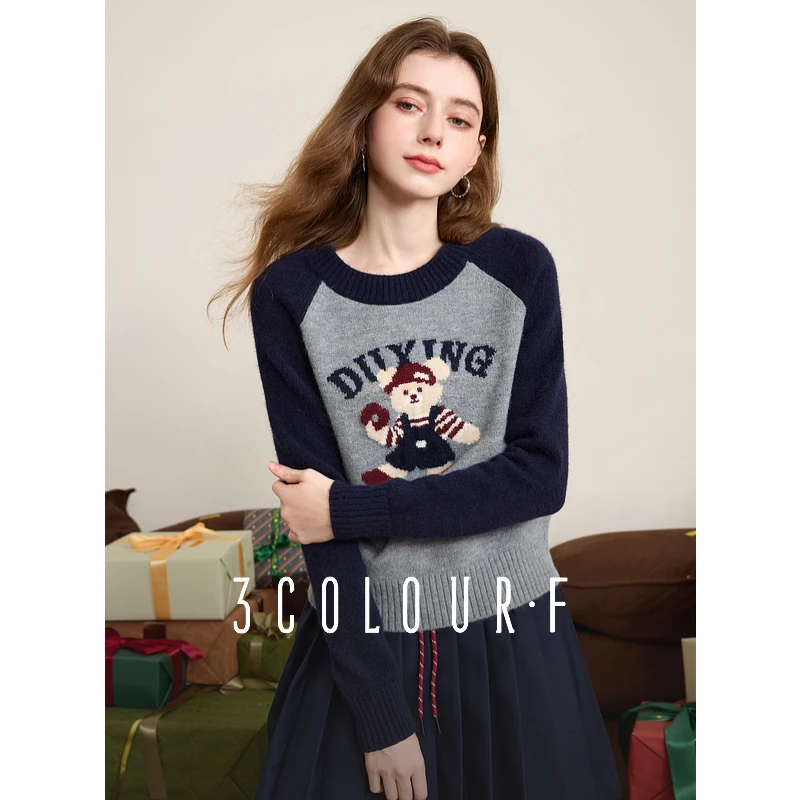 三彩独醒2025春季新款小熊提花针织衫圆领插肩袖撞色毛衣套头F