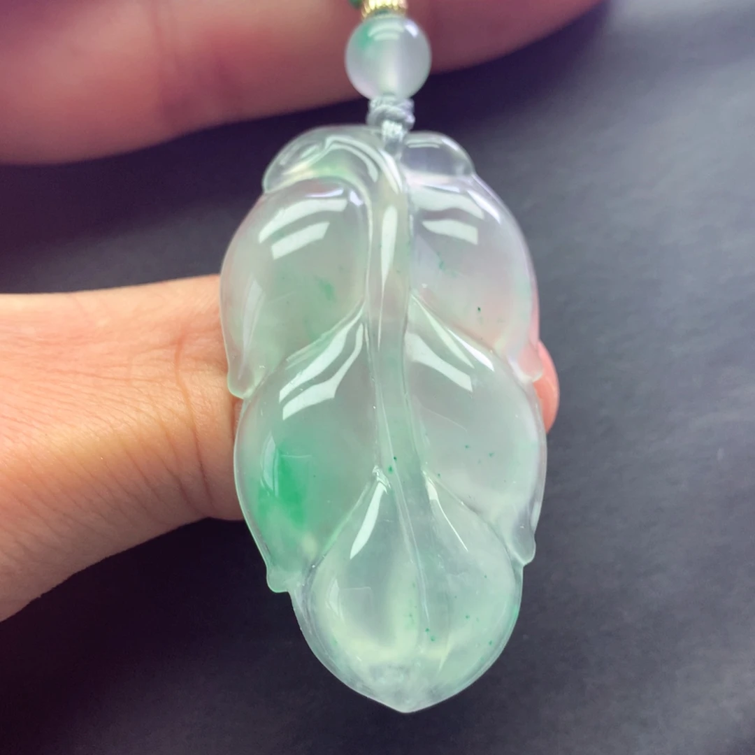 石英质玉未镶嵌颈饰