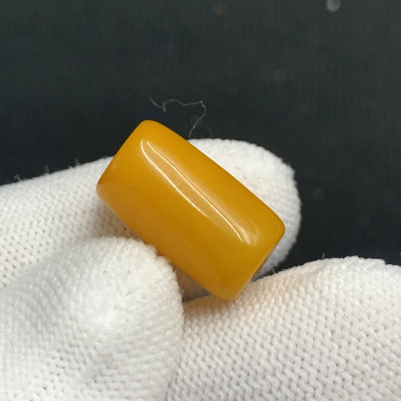 Q1141保真原矿俄料尺寸10.5*19.2mm蜜蜡单颗马蹄斜切顶珠微瑕放漏