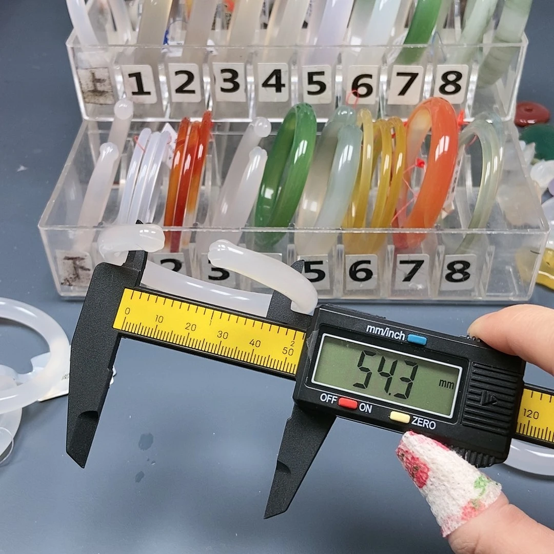 玛瑙/玉髓手镯未镶嵌 19