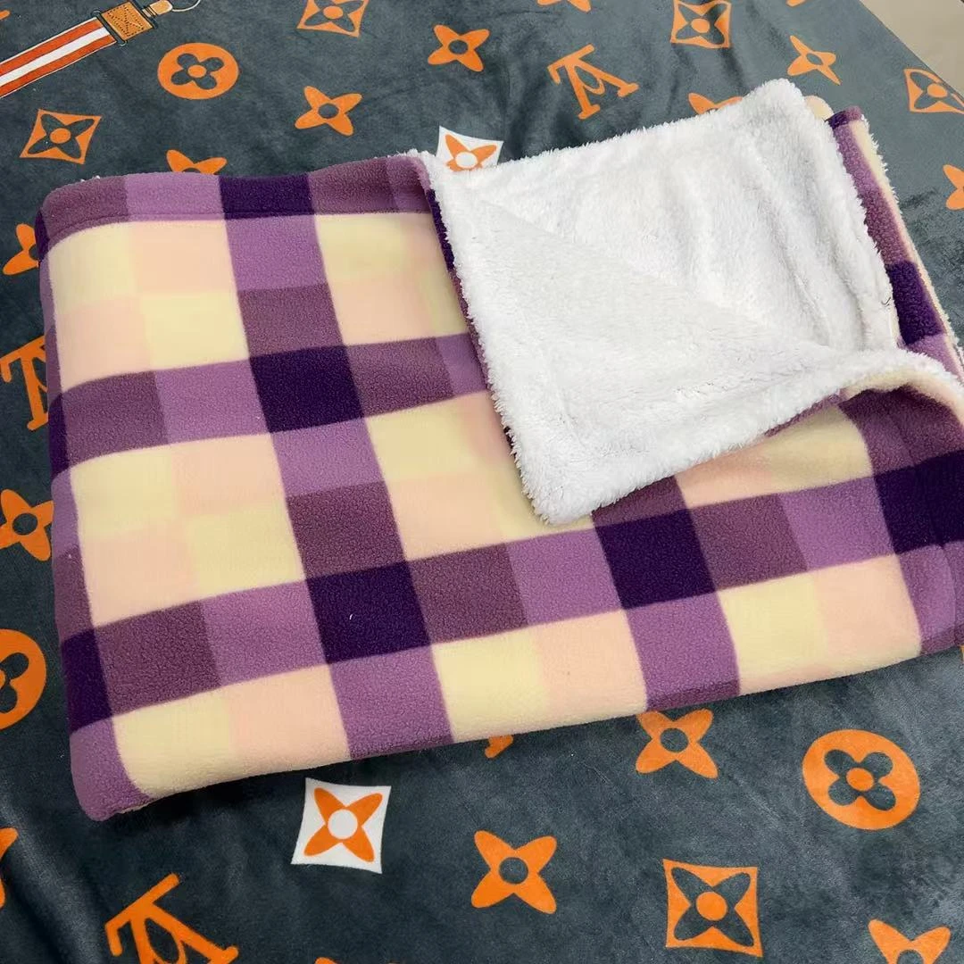 150X200紫色格子羊羔盖毯