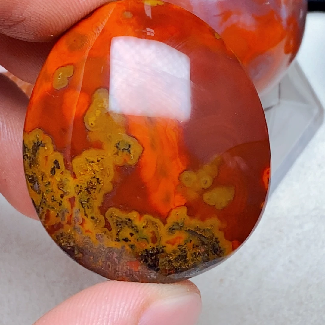 李***发玛瑙/玉髓未镶嵌颈饰