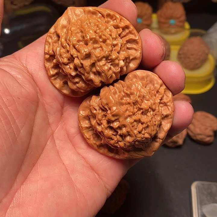 李***喲文玩核桃吊坠51尺，官帽