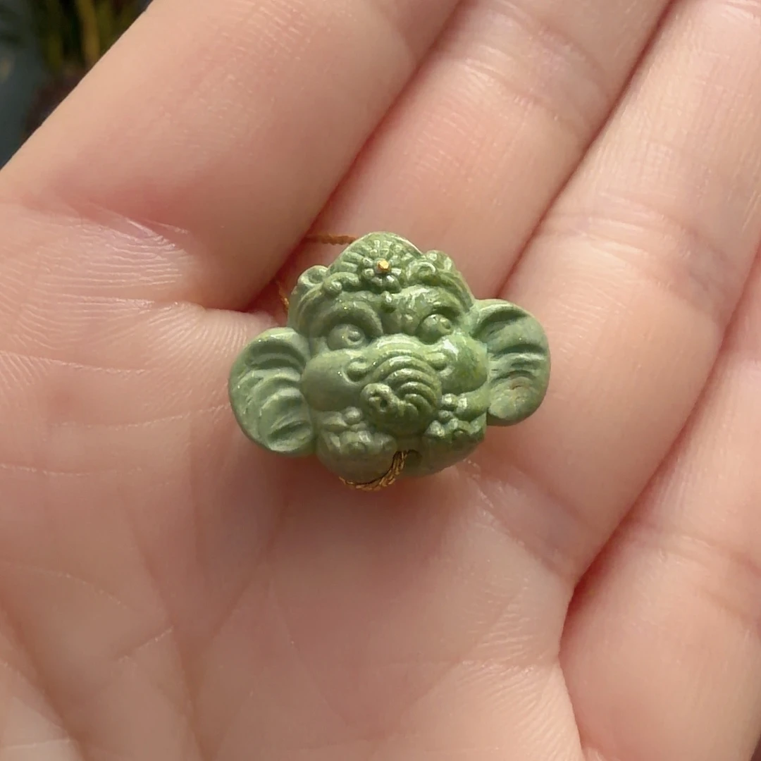 绿松石未镶嵌颈饰