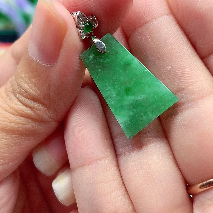 翡翠银S925镶嵌颈饰翡翠