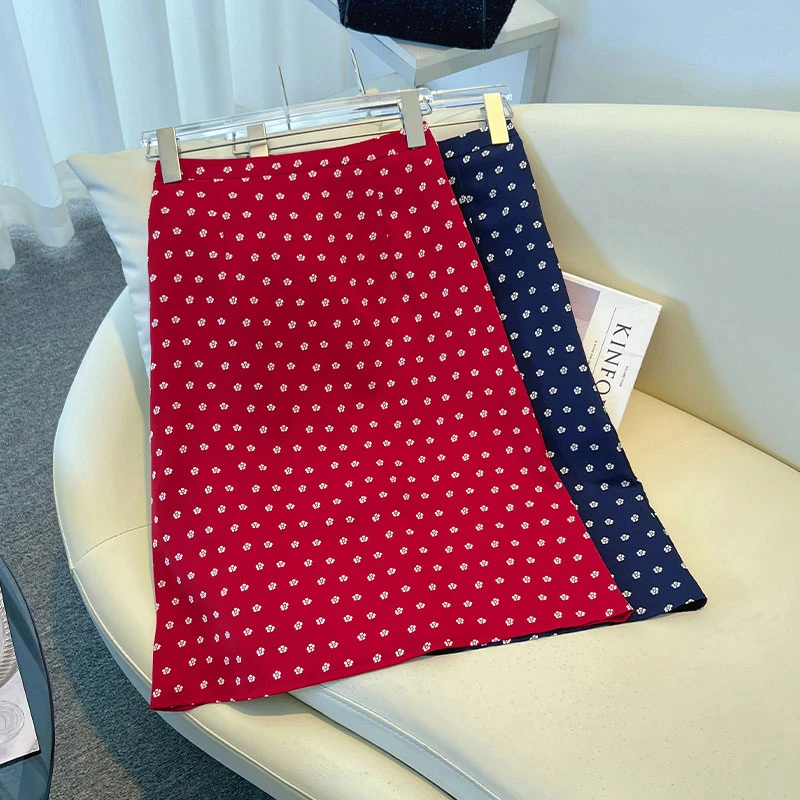 拉夏贝尔休闲碎花a字中裙女2025夏气质显白波点半身裙高腰包臀裙