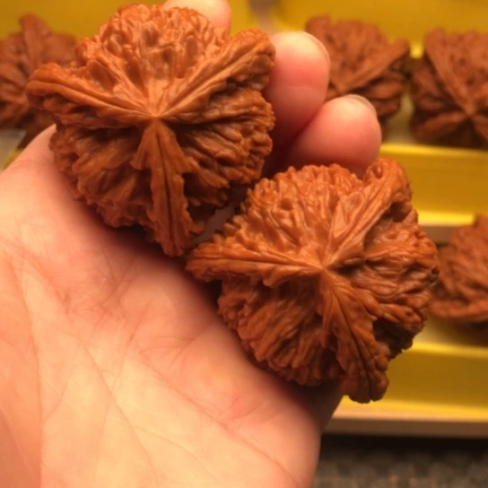 槟****文玩核桃吊坠核桃