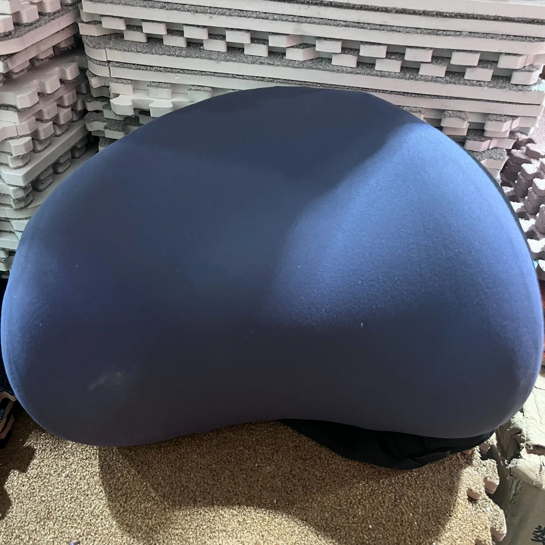 2351  精品头枕 靠枕 颜色不挑