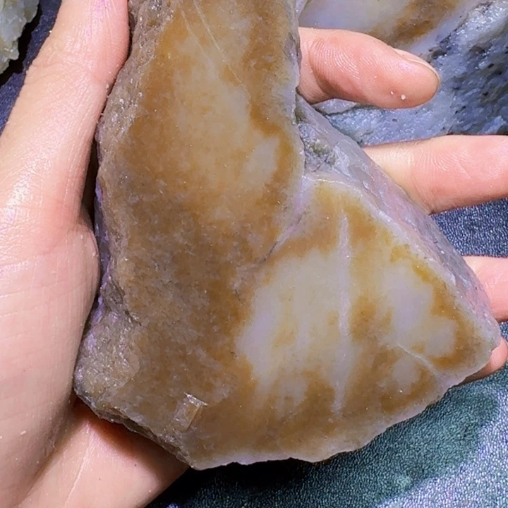 未镶嵌和田玉（糖玉）珠宝半成品