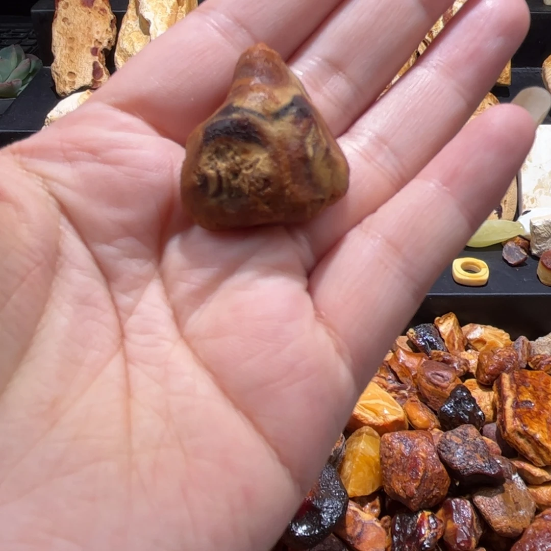 定制琥珀未镶嵌原石