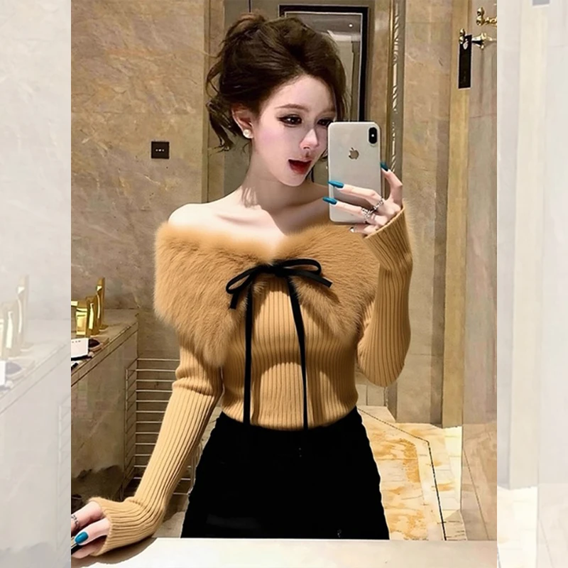 入冬漂亮衣服女装秋冬洋气时髦气质卡其色一字肩毛领针织小衫上衣