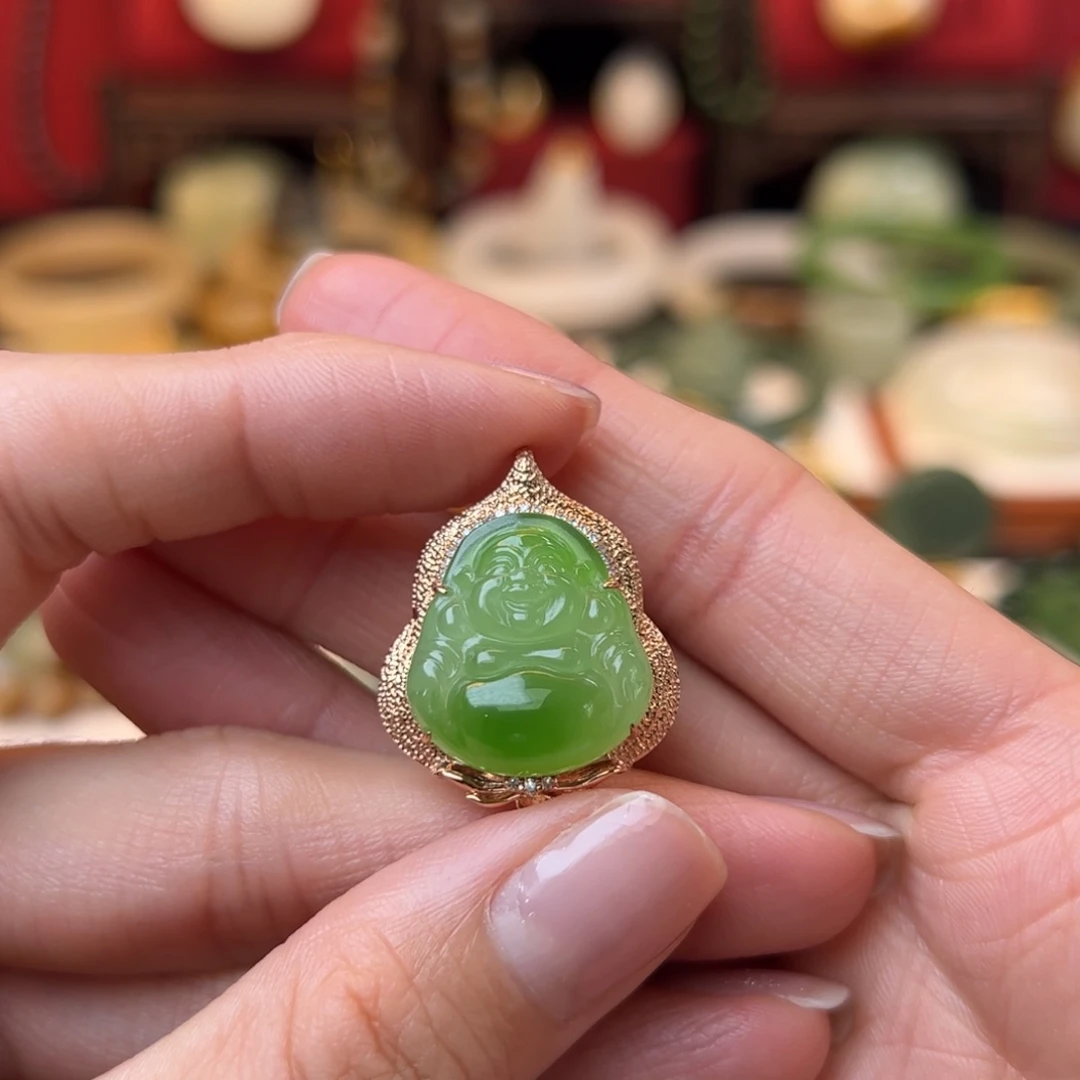 和田玉挂件18K金镶嵌