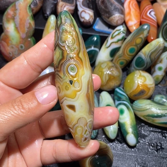 石英质玉珠宝半成品未镶嵌幸****?