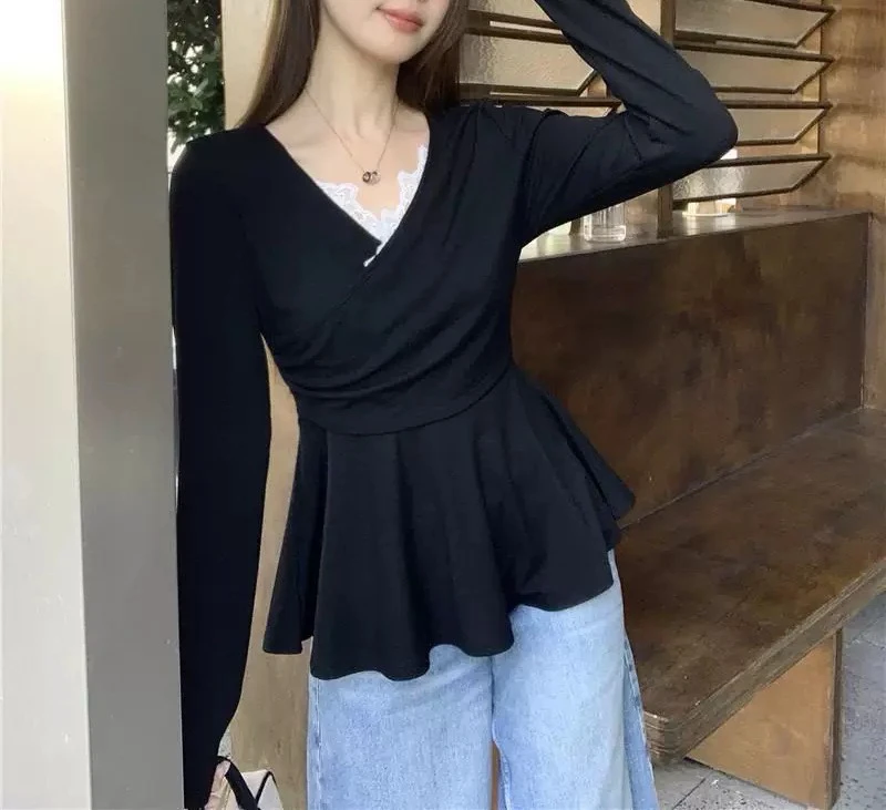 大码女装时尚蕾丝拼接V领遮肉显瘦洋气小众长袖小衫百搭气质6715