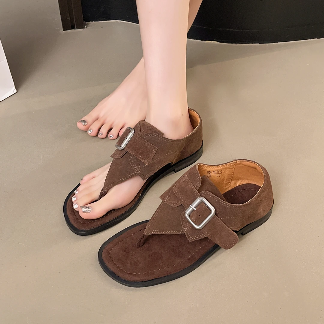 复古金属皮带扣夹趾包跟凉鞋2025新款休闲百搭磨砂皮凉鞋