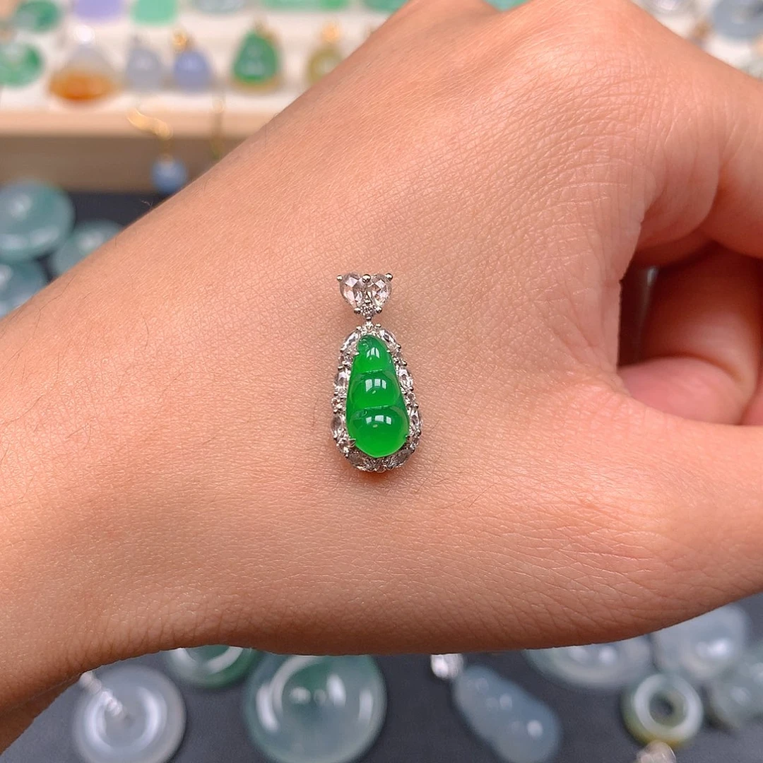 吊坠(赠链)18K金镶嵌翡翠