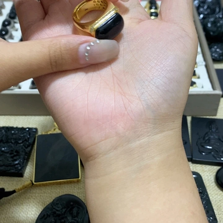 大***为和田玉合金吊坠(不含链)