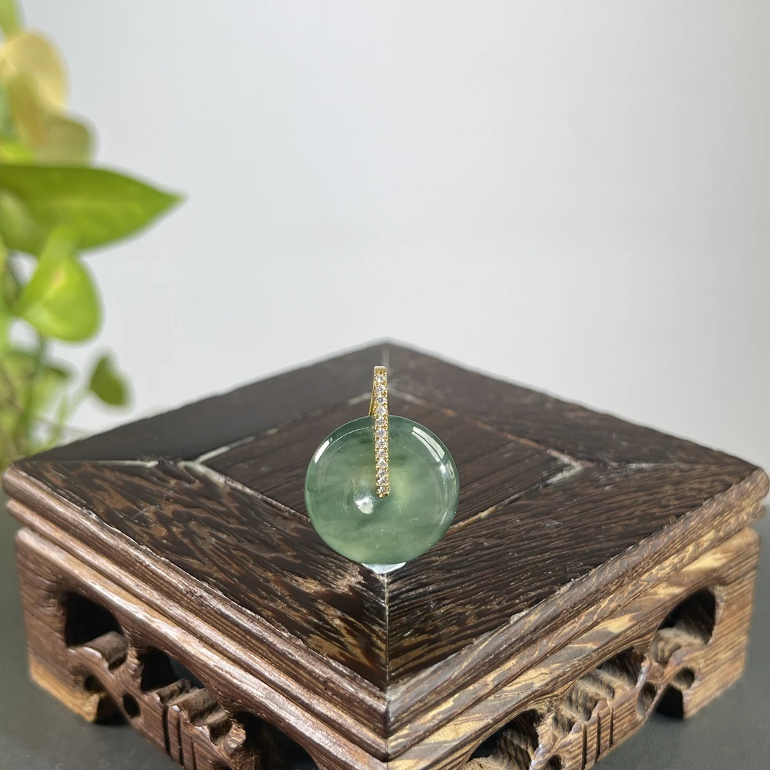 JYA25-139   天然缅甸A货翡翠  18K含钻镶嵌平安扣