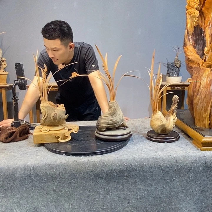 等***。柏木木雕工艺品摆件