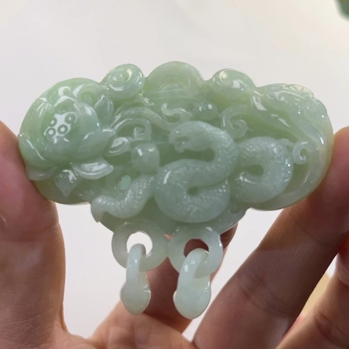 翡翠吊坠(赠链)未镶嵌代编织