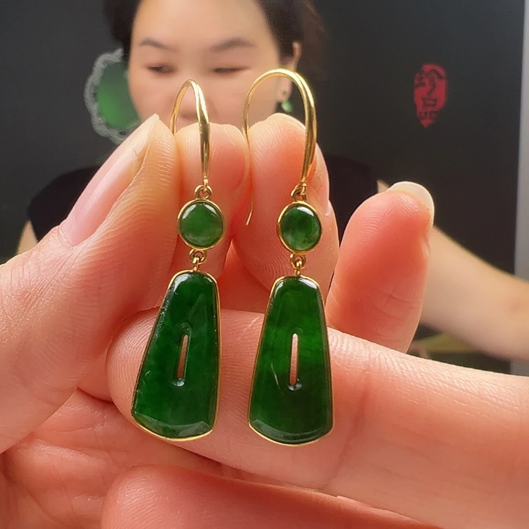 18K金镶嵌翡翠耳饰